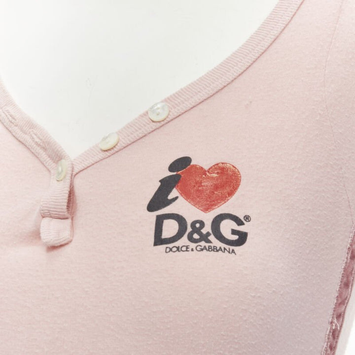D&G DOLCE GABBANA Y2K pink logo I Love DG velvet trim V-neck tshirt IT40 XS