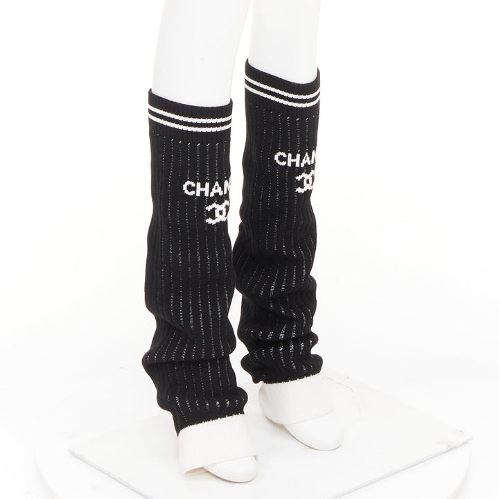 CHANEL 24C Runway CC logo black white ribbed knit striped trim leg warmers OS