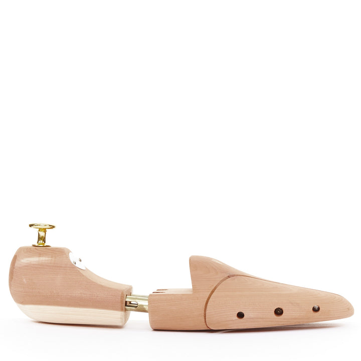 THOM BROWNE brown cedar wood split toe brass knob logo footwear shoe trees M