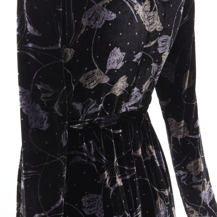 DIANE VON FUSTENBERG black floral print velvet wrap dress robe XS