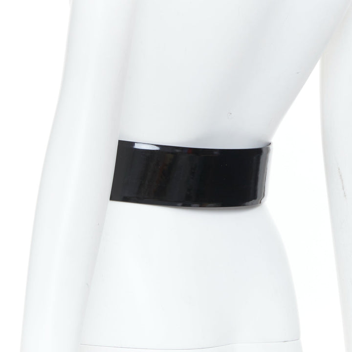 GUCCI 2008 Queen dual horseshoe buckle black patent leather wide corset belt XS