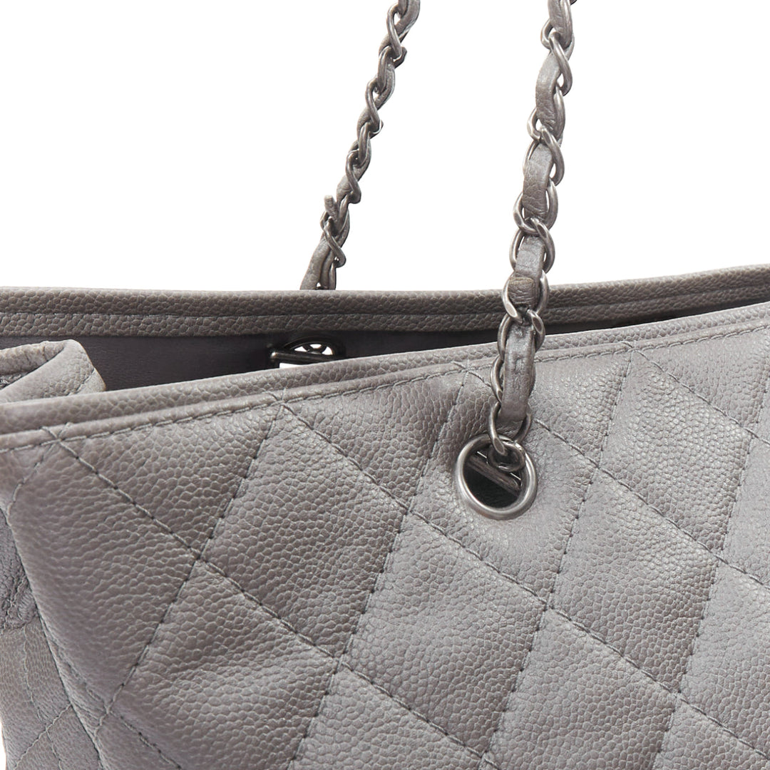 CHANEL Be Caviar grey CC logo quilted pebble leather chain tote bag