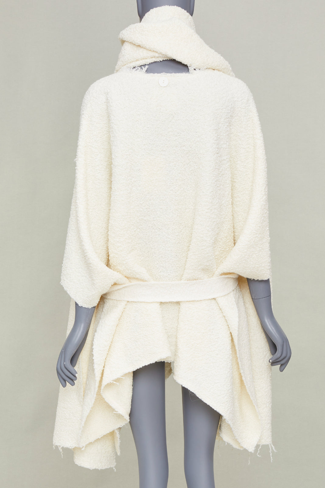 ATTERSEE 2022 The Boucle Poncho ivory textured detachable scarf outerwear OS