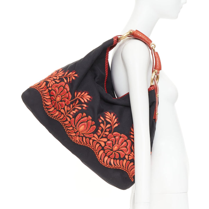 rare GUCCI 2004 Runway Tom Ford red lizard applique horsebit chain hobo bag