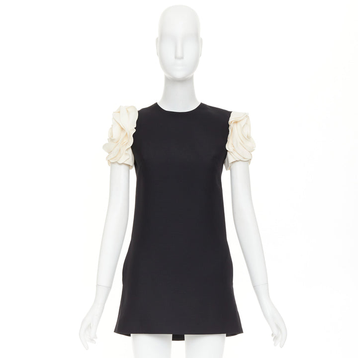 VALENTINO 2023 Crepe Couture black cream rosette floral cap sleeve dress IT40 S