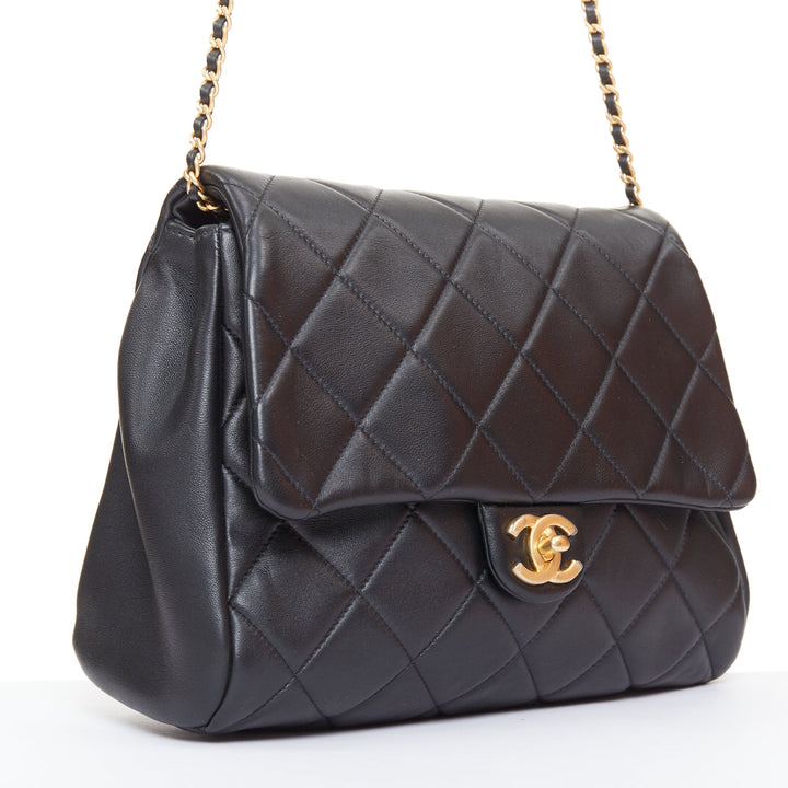 CHANEL 2019 Runway black lambskin diamond quilted gold single side crossbody bag