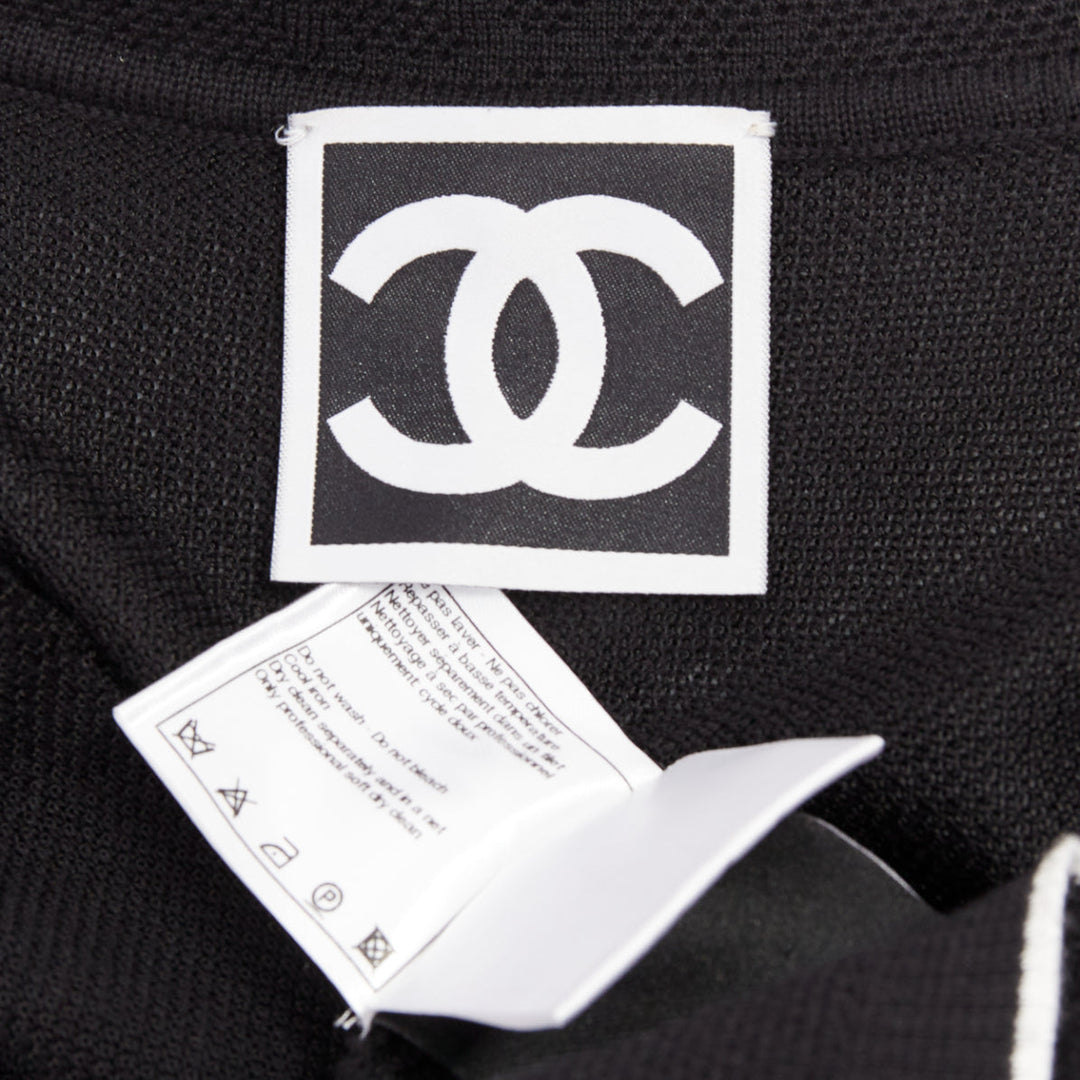 CHANEL 2001 Vintage black CC logo sleeveless white trim knit polo top FR40 L