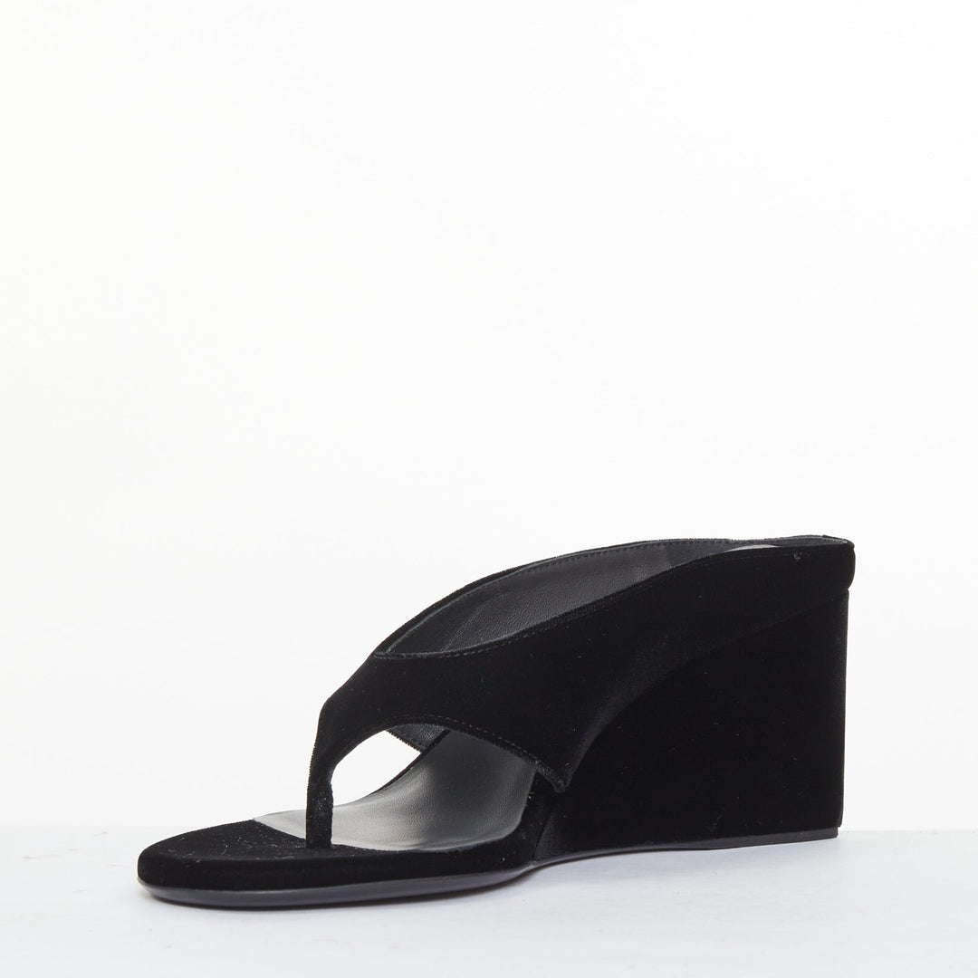 ALAIA 2023 Tong 75 black velvet sculptural thong wedge slip on sandals EU38