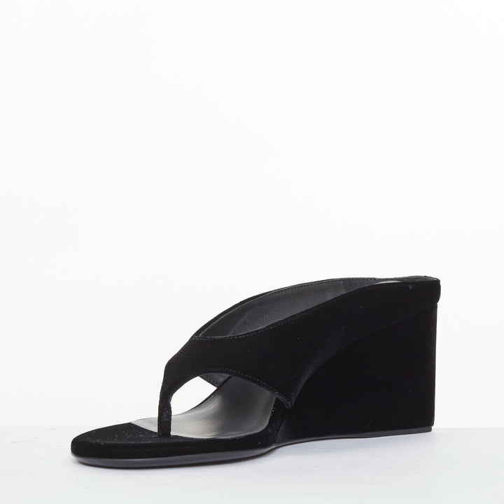 ALAIA 2023 Tong 75 black velvet sculptural thong wedge slip on sandals EU38