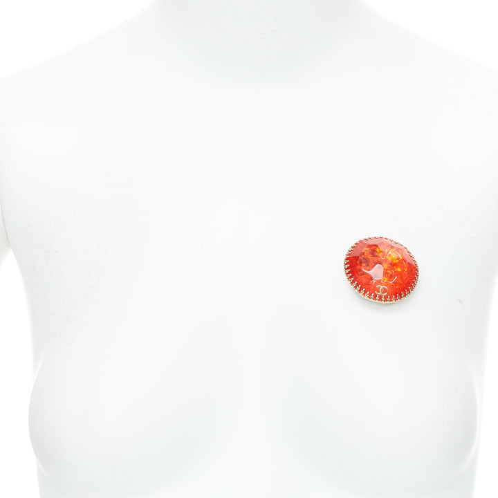CHANEL 07A Vintage red resin gold CC logo round dome pin brooch