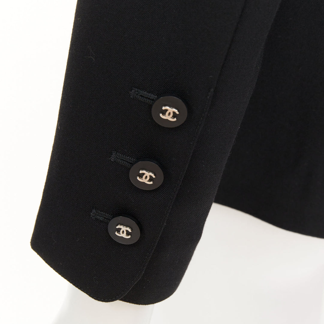 CHANEL 1996 Vintage black wool single cc logo button pocket blazer FR36 XS