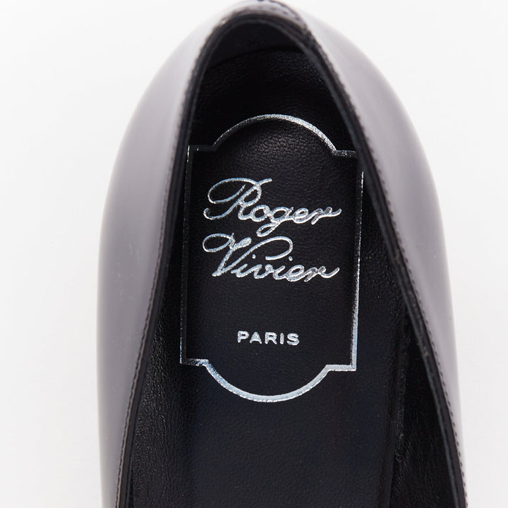 ROGER VIVIER Virgule black patent leather kitten comma heel almond pumps EU38.5