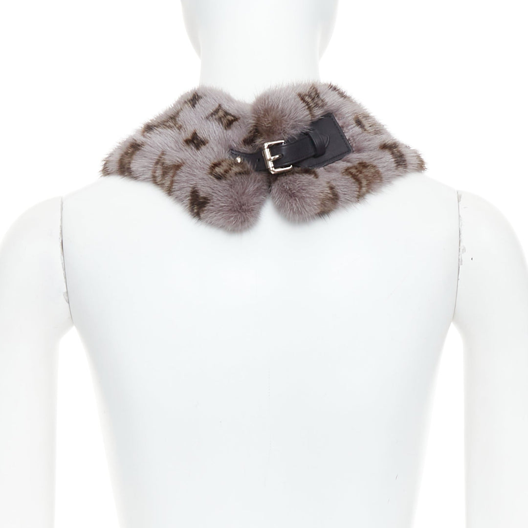 rare LOUIS VUITTON 2019 grey mink fur LV monogram silk lined collar scarf