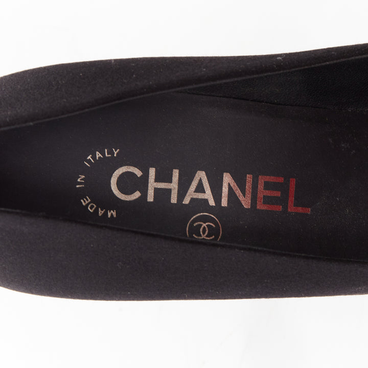 CHANEL 2016 Runway Serpent Pearl black satin CC pearl crystal snake  pump EU38
