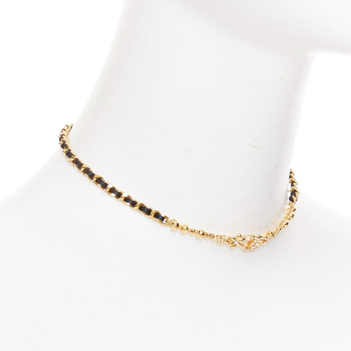 CHANEL I23A gold-tone CC  crystal strass pave black leather choker necklace