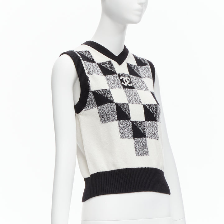 CHANEL 100% cashmere black white graphic check CC logo sweater vest FR36 S