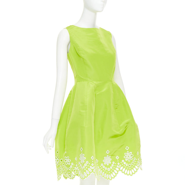OSCAR DE LA RENTA S15 light green silk organza scalloped eyelet dress US6 M