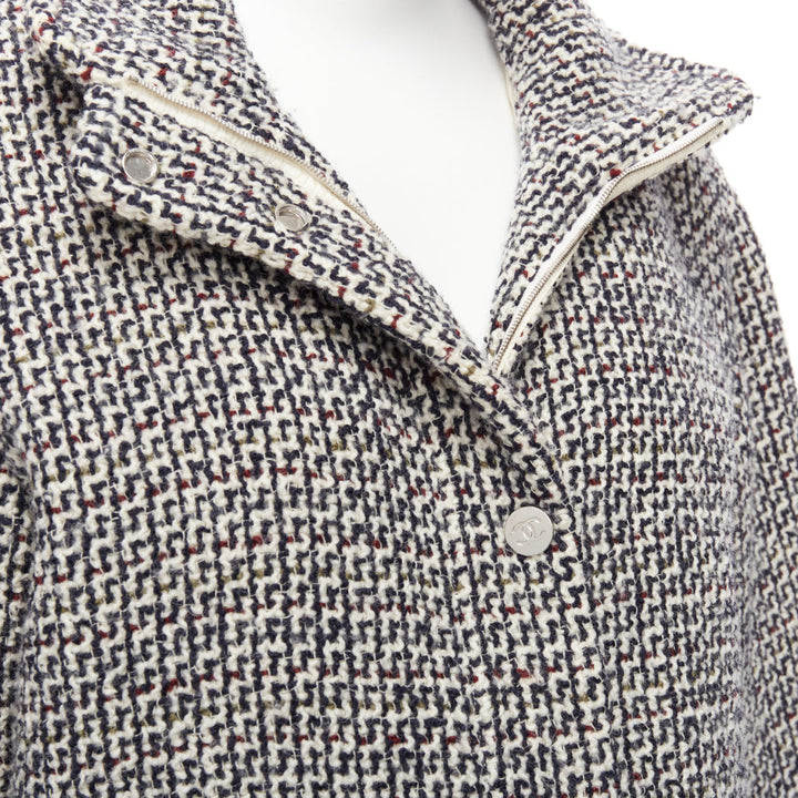 CHANEL Reversible black white wool tweed CC logo padded puffer jacket FR36 S