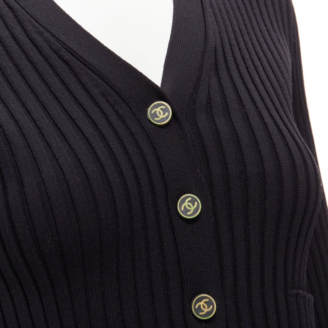 CHANEL 01A Vintage gold CC logo button ribbed cropped cardigan FR42 L