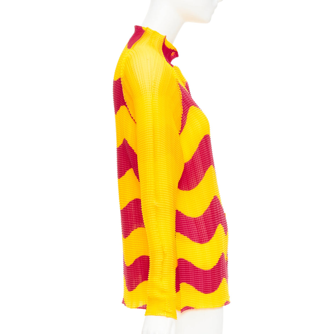 rare ISSEY MIYAKE Pleats Please graphic yellow red wave plisse hi neck top JP2 M