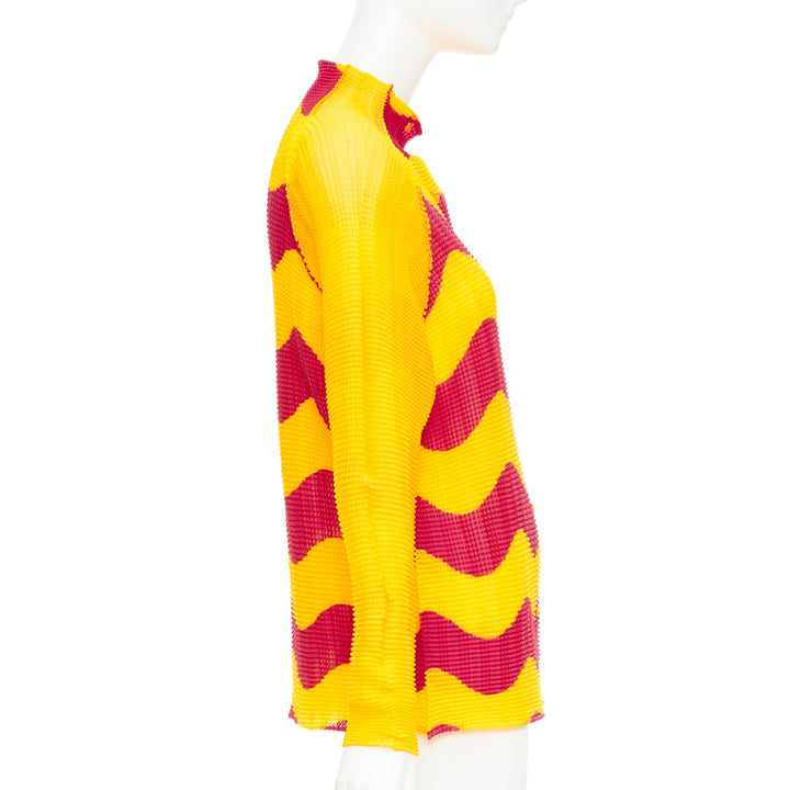 rare ISSEY MIYAKE Pleats Please graphic yellow red wave plisse hi neck top JP2 M