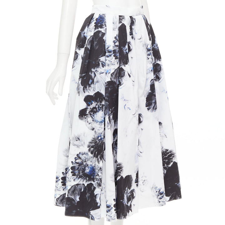 ALEXANDER MCQUEEN 2023 Chiaroscuro blue white floral print midi skirt IT38 XS