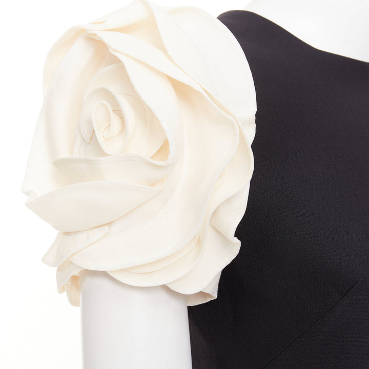 VALENTINO 2023 Crepe Couture black cream rosette floral cap sleeve dress IT40 S