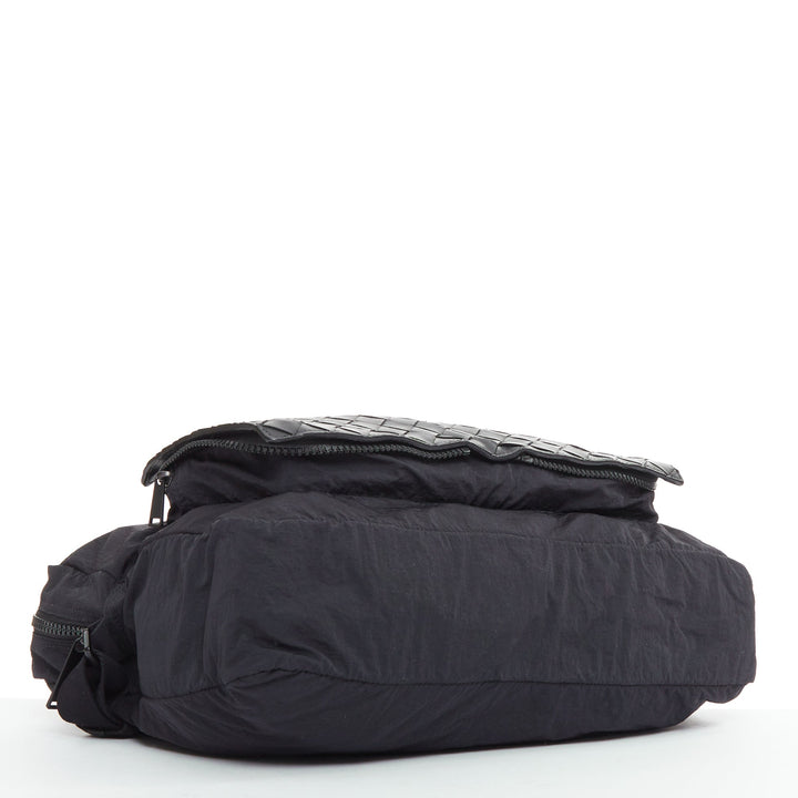 BOTTEGA VENETA Intrecciato Foldable black nylon woven leather messenger bag