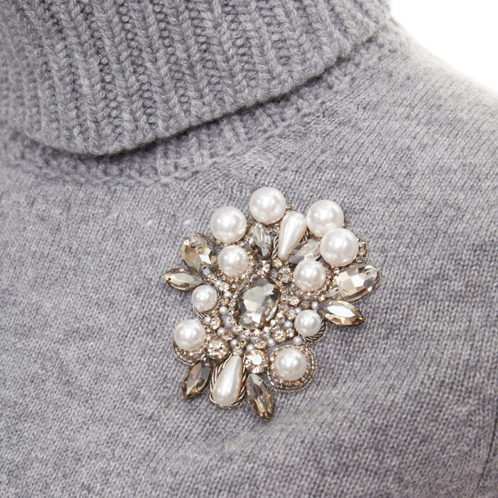 ALEXANDER MCQUEEN 2020 100% cashmere greypearl clear crystal brooch sweater  S