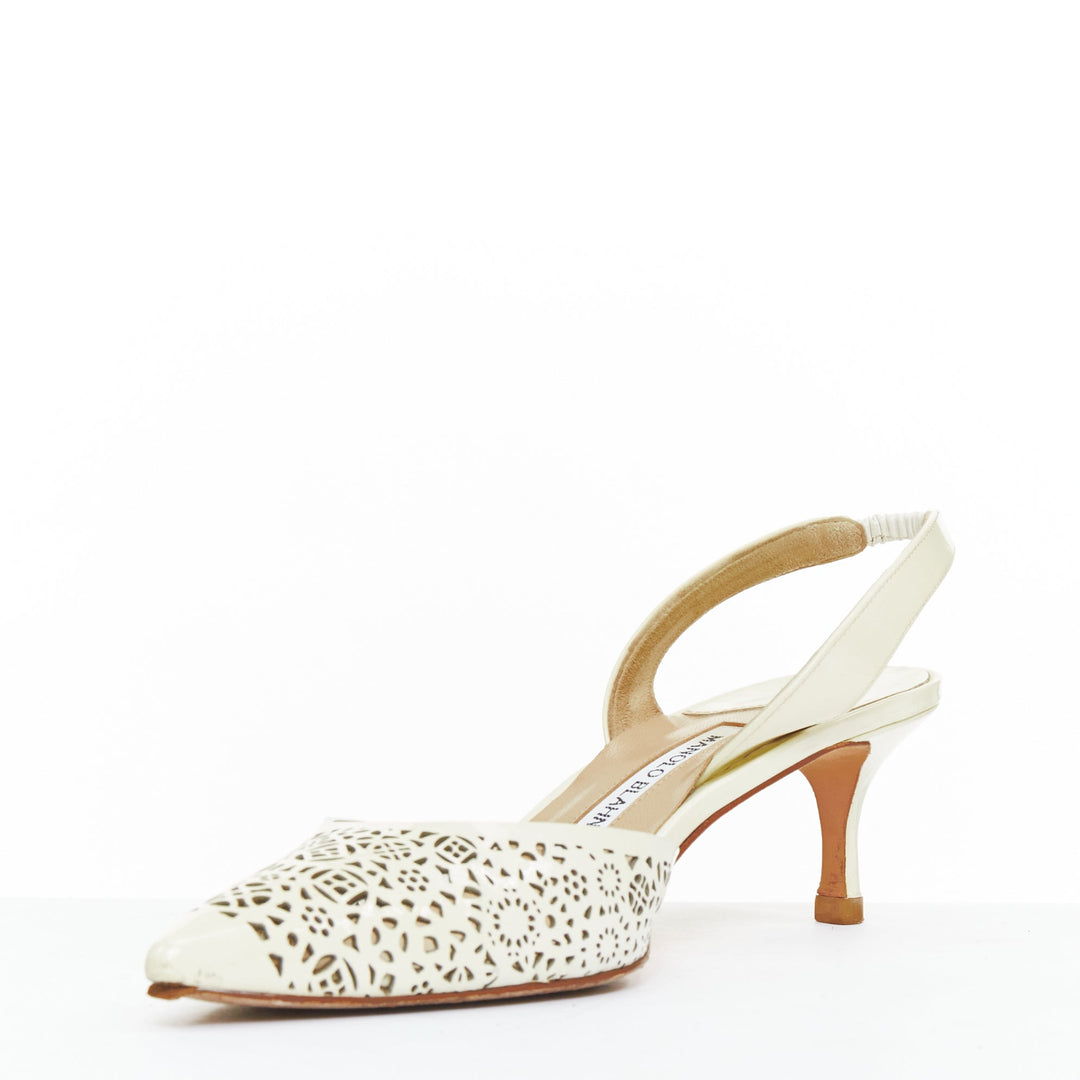 MANOLO BLAHNIK BB70 cream patent leather laser cut slingback kitten pump EU39