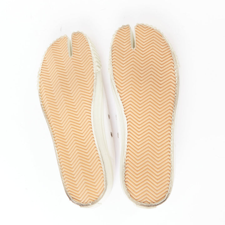 MAISON MARGIELA Tabi white canvas off-white laced low top sneakers EU41