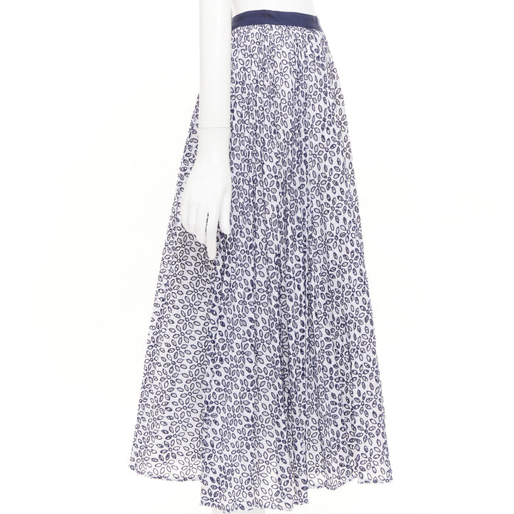 OSCAR DE LA RENTA S17 navy white cotton eyelet floral embroidered skirt XS US0