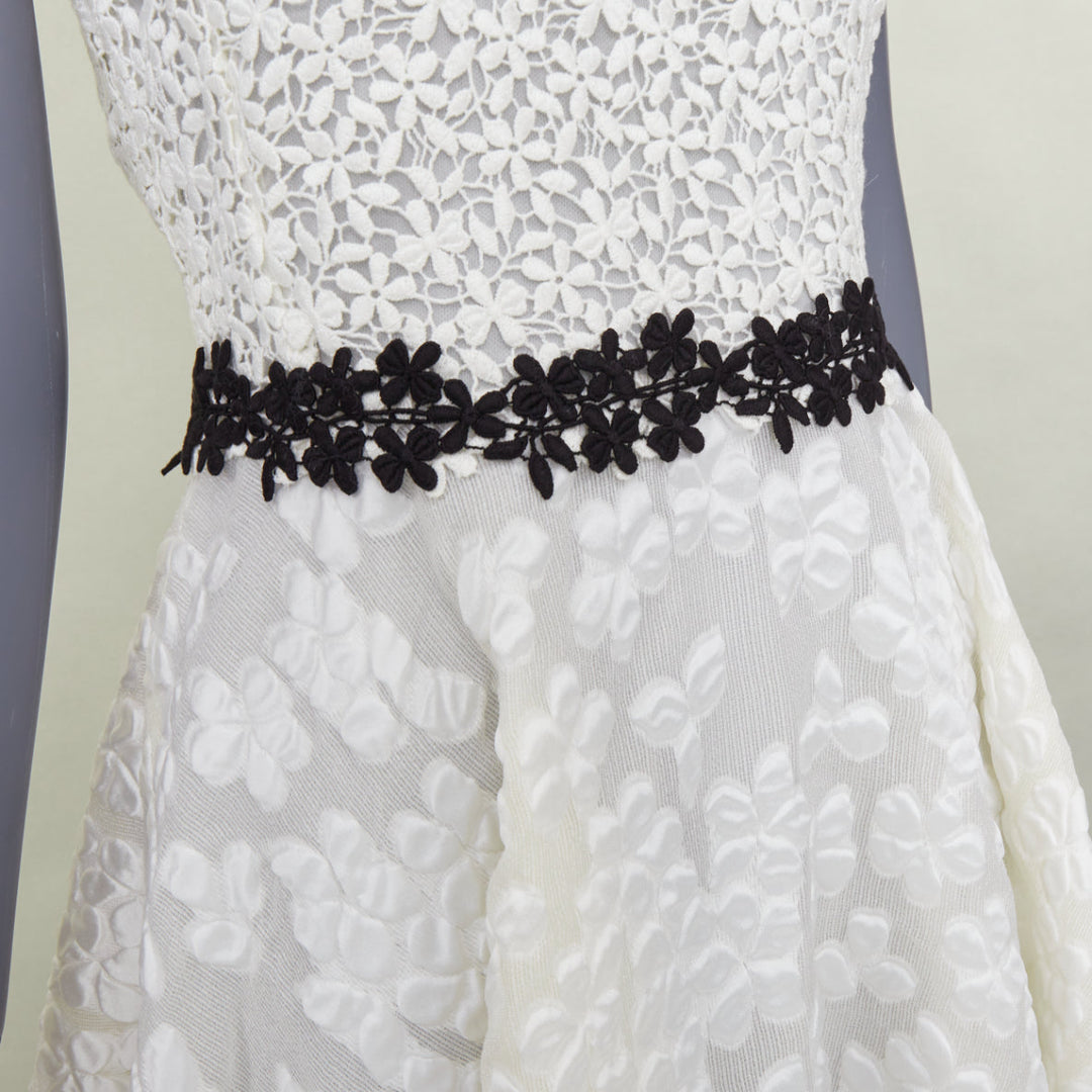 GIAMBATTISTA VALLI ivory floral cloque lace body sleeveless bridal dress IT40 S