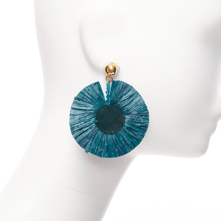 OSCAR DE LA RENTA dark green raffia acrylic plate round pin earrings