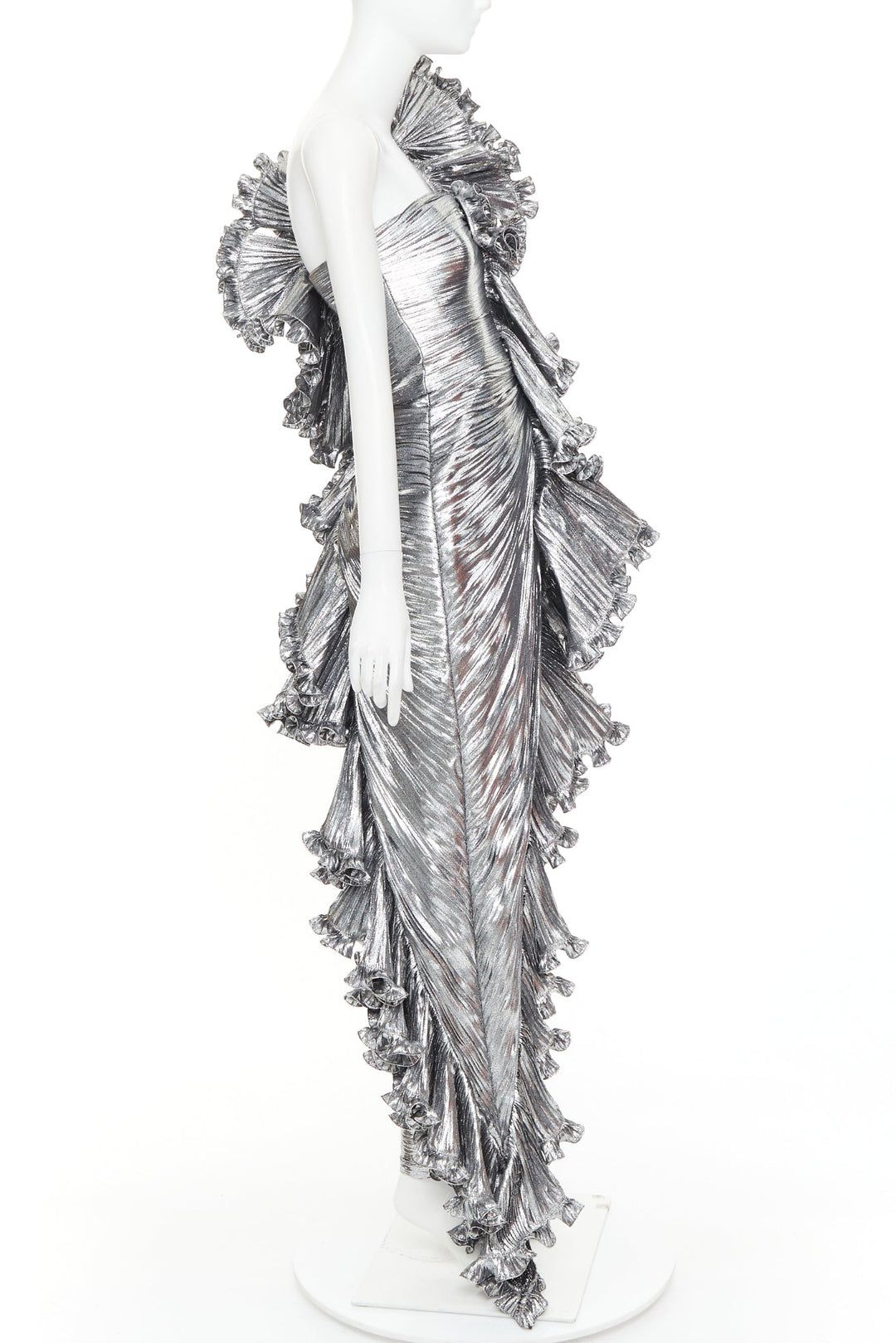 ALEXANDRE VAUTHIER COUTURE AW2023 Runway silver ruffle one shoulder top pant set