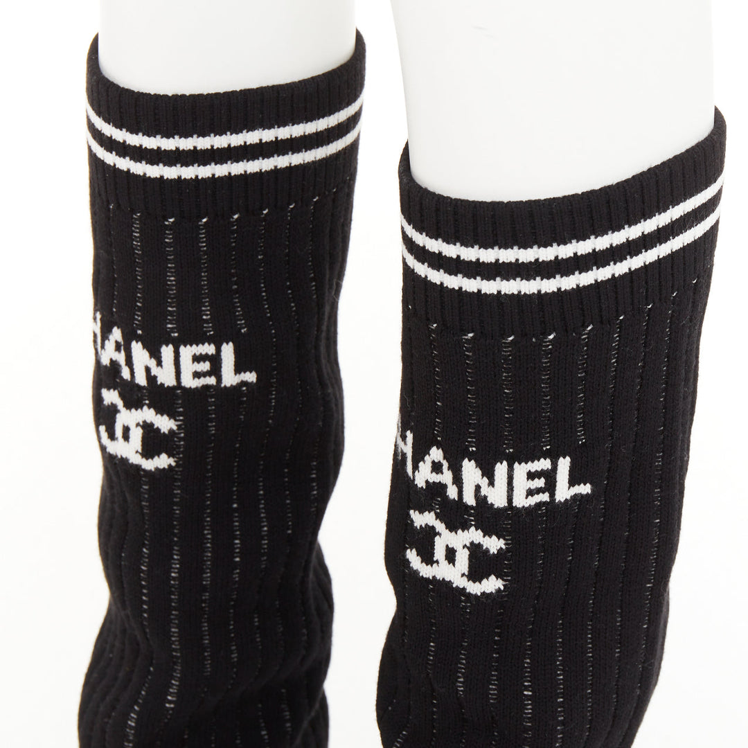 CHANEL 24C Runway CC logo black white ribbed knit striped trim leg warmers OS