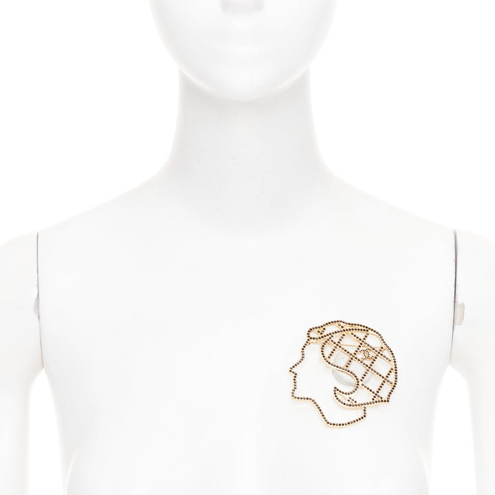 CHANEL B17A Paris-Cosmopolite Coco Mademoiselle Silhouette gold pin brooch