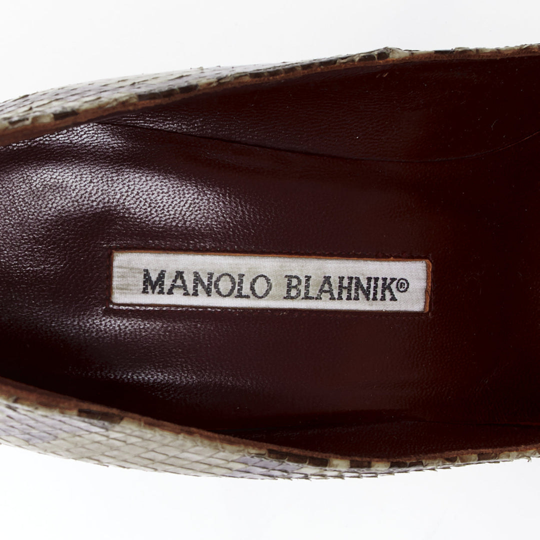 MANOLO BLAHNIK red scaled leather rose applique pumps EU37