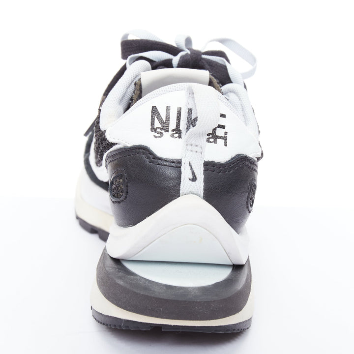 NIKE SACAI VaporWaffle black white mesh laced up sneakers US6.5 EU36.5
