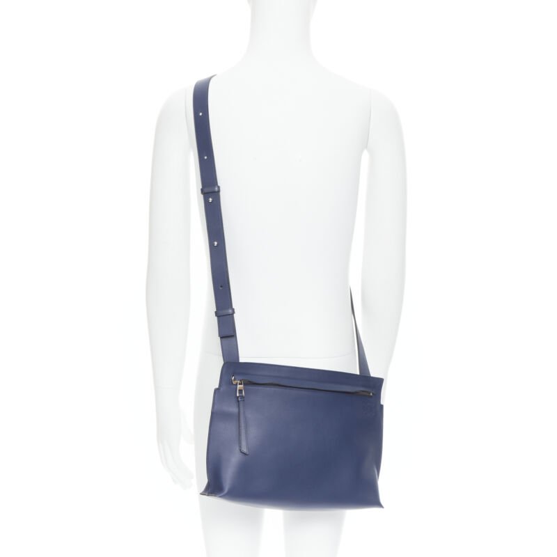 LOEWE 2017 T Messenger navy blue leather logo emboss zip crossbody messenger bag