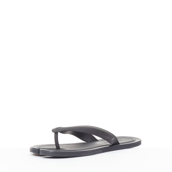 MAISON MARGIELA  2022 Tabi black split toe flip flops thong sandals trompe EU36