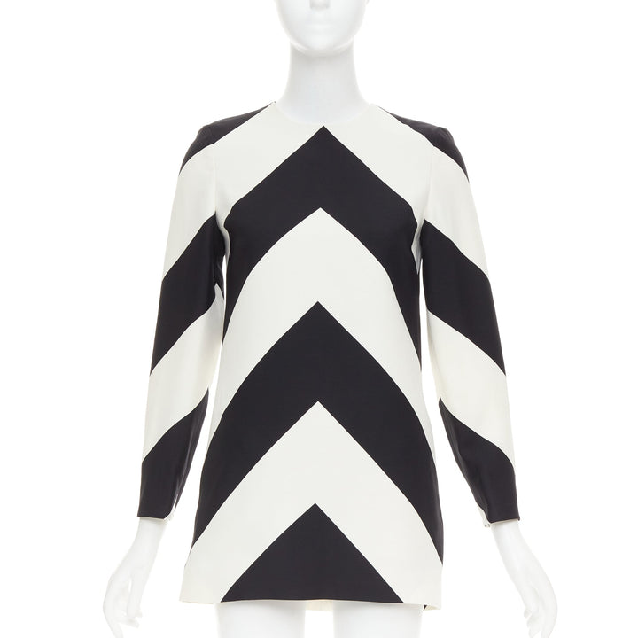 VALENTINO 2023 Strhype Crepe Couture cream black wool chevron dress IT36 XXS