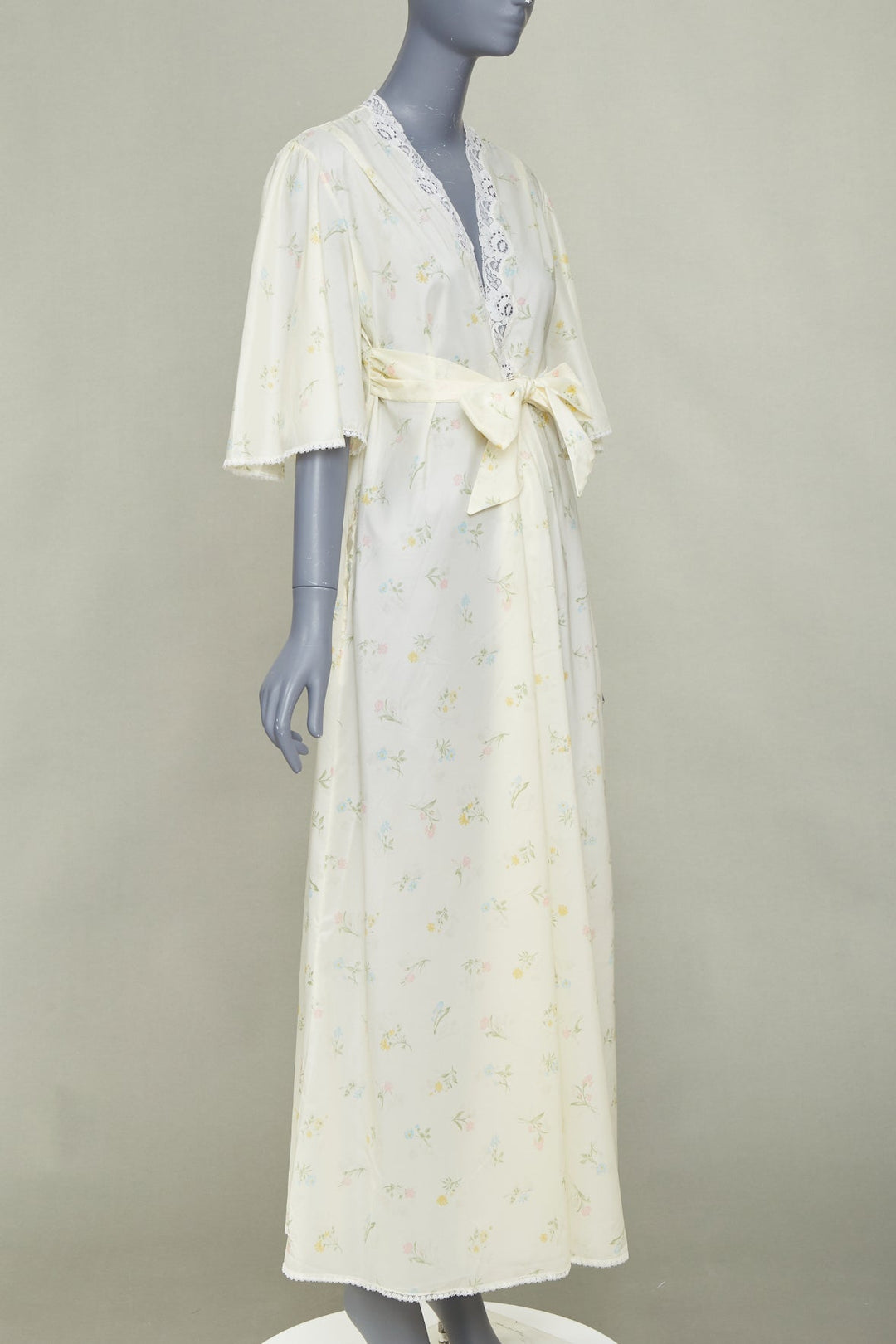 CHRISTIAN DIOR Vintage Sleepwear floral lace trim pastel yellow peignoir robe