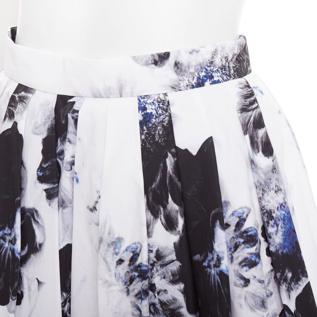 ALEXANDER MCQUEEN 2023 Chiaroscuro blue white floral print midi skirt IT38 XS