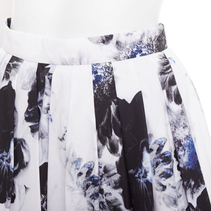 ALEXANDER MCQUEEN 2023 Chiaroscuro blue white floral print midi skirt IT38 XS