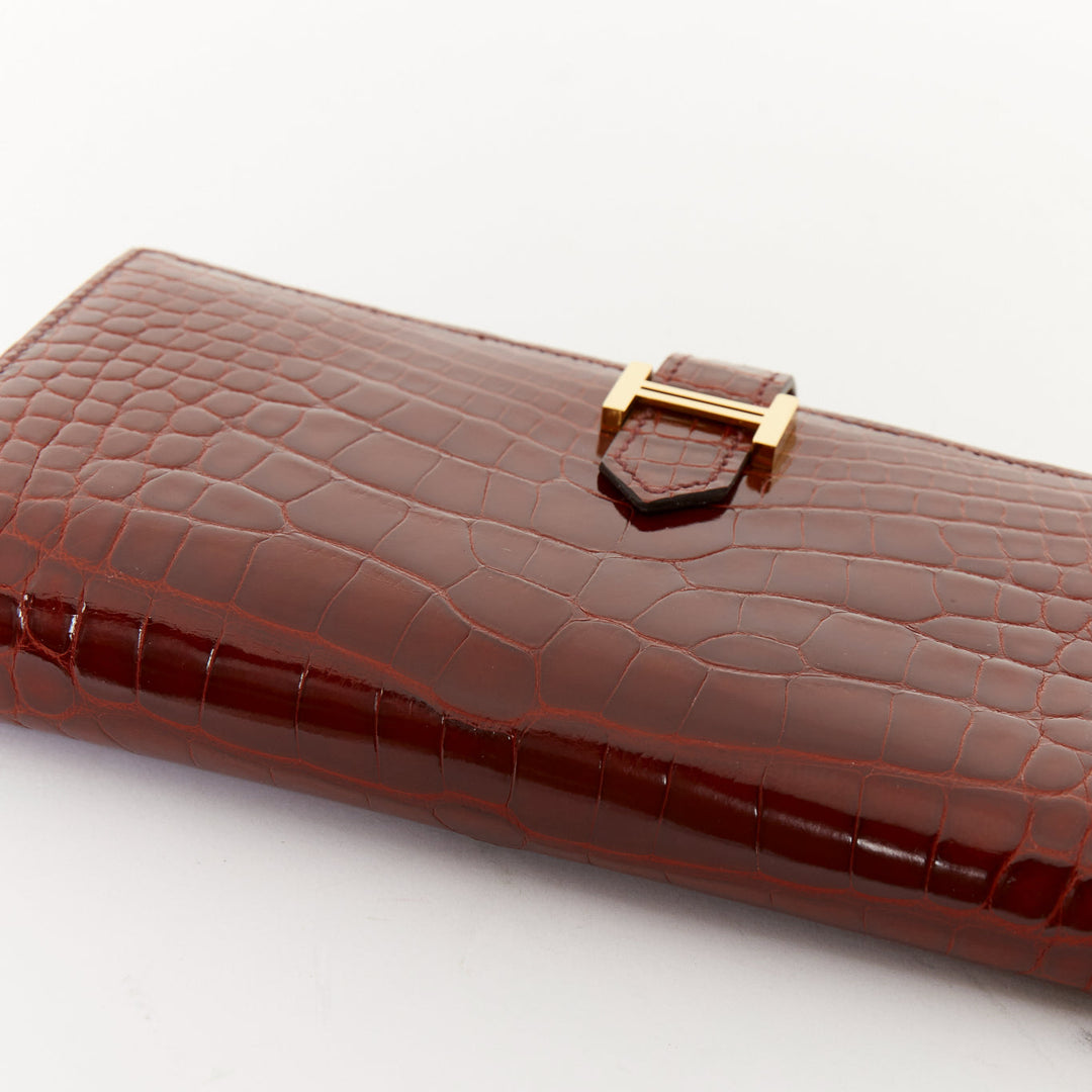 HERMES Bearn gusset Rouge H shiny scaled leather gold hardware long wallet