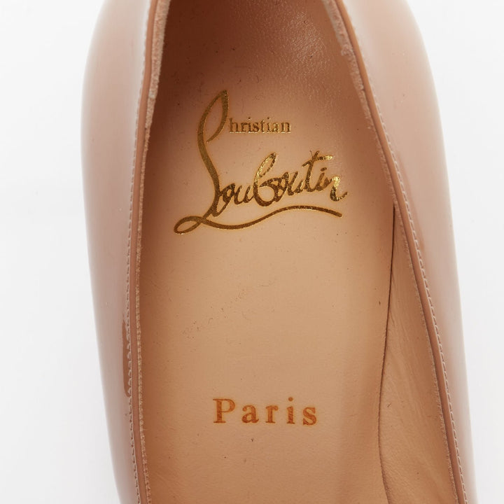 Female mannequin wearing Christian Louboutin Simple Platfrom Pump 85 Nude Leather Women Heels in Size EU37 | Available at JHROP