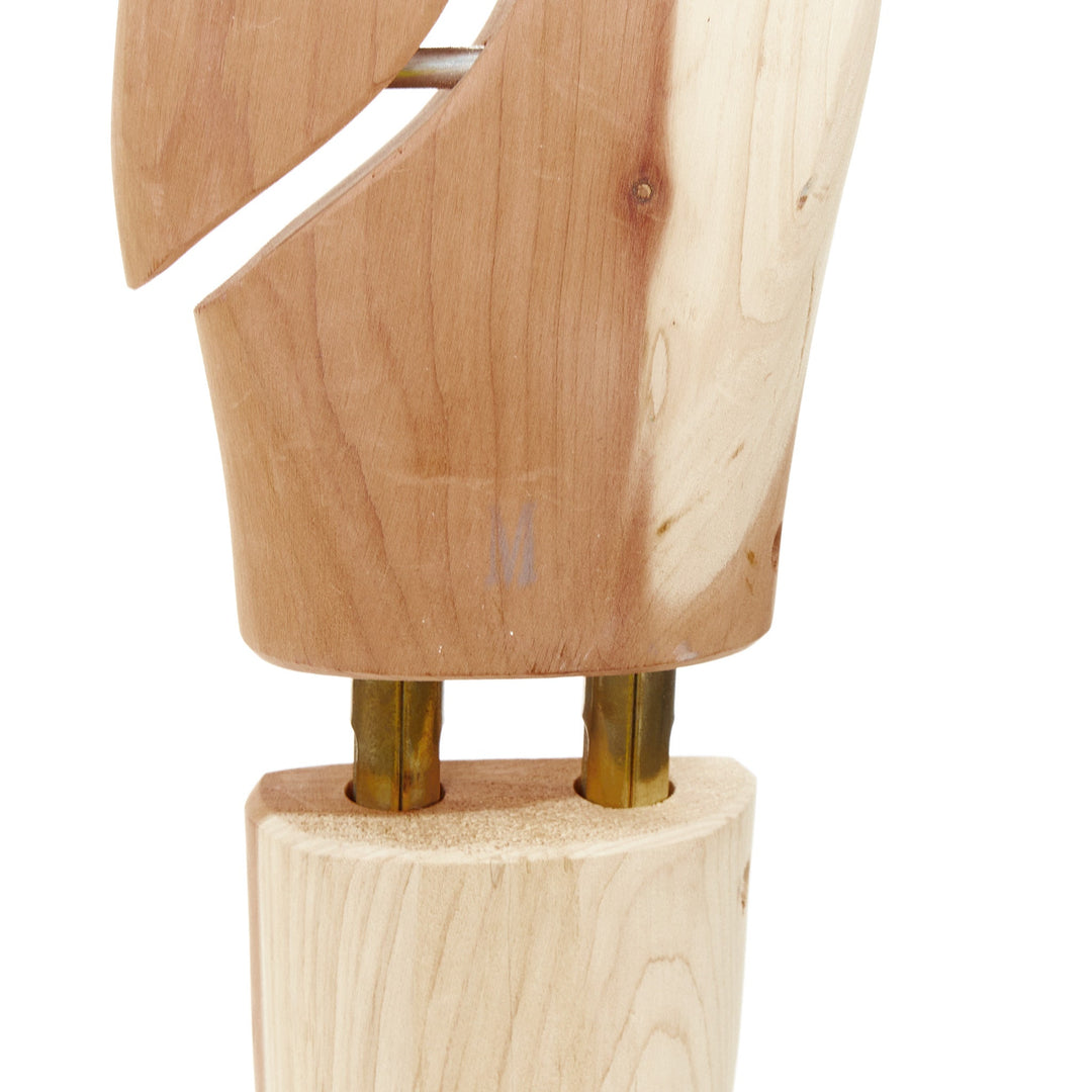 THOM BROWNE brown cedar wood split toe brass knob logo footwear shoe trees M