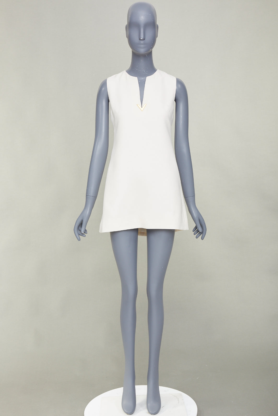 VALENTINO 2023 ivory wool silk crepe VGOLD logo metal plate neck dress IT38 XS