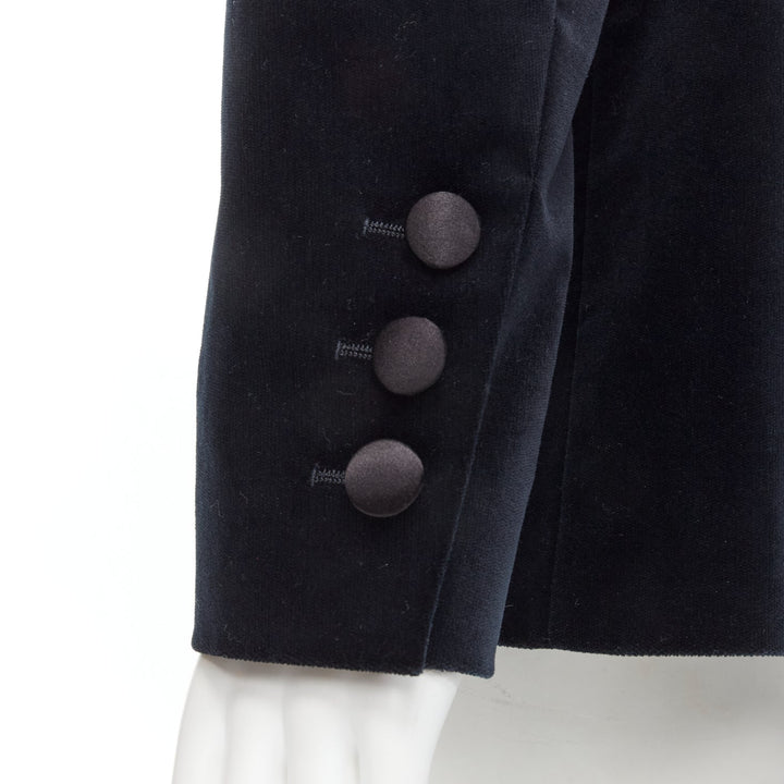 Runway CHANEL 18A Paris Hamburg Metier D'art navy velvet tuxedo blazer FR46